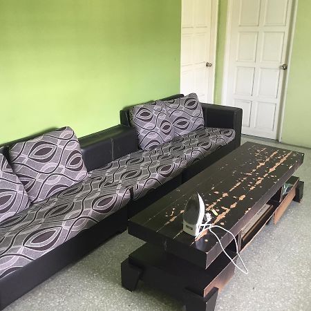 Apple Boutique Homestay Kuantan Esterno foto